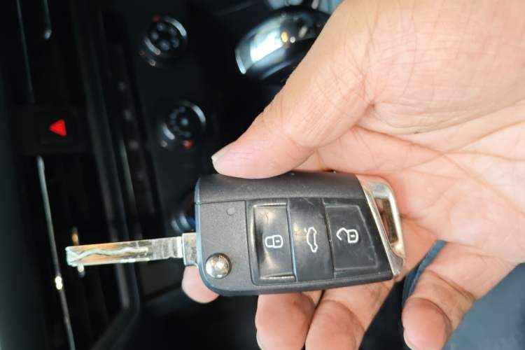 Used Volkswagen Lavida 2018 1.5L Automatic Fashion Edition China V Standard Vehicle Key