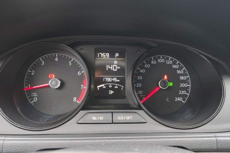 Used Volkswagen Lavida 2018 Classic 1.5L Automatic Fashion Edition China VI Standard Instrument Cluster