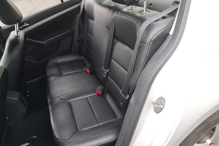 Used Volkswagen Lavida 2018 Classic 1.5L Automatic Fashion Edition China VI Standard Left Rear Seat
