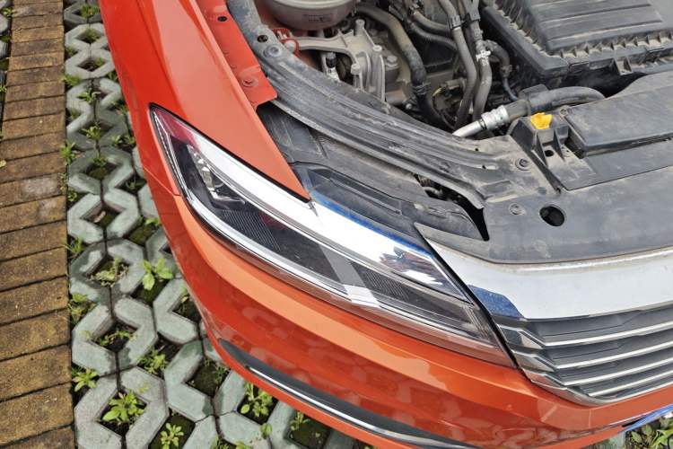 Used Volkswagen Lavida 2018 Hatchback 200TSI DSG Comfort Edition China V Standard Right Front Headlight