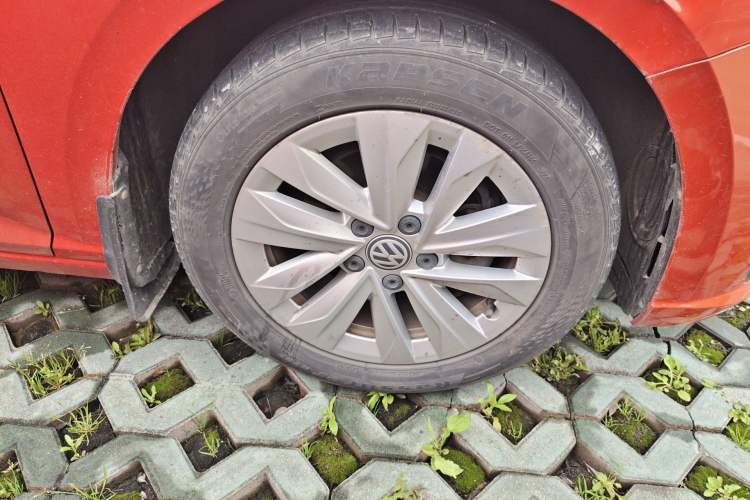 Used Volkswagen Lavida 2018 Hatchback 200TSI DSG Comfort Edition China V Standard Right Front Wheel Hub