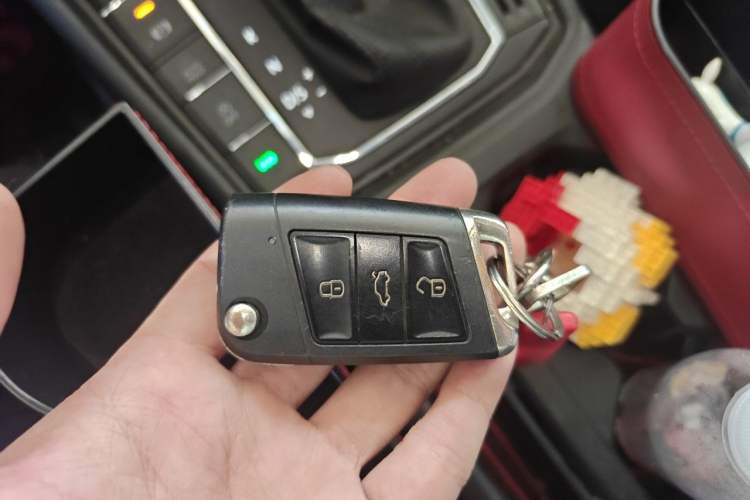 Used Volkswagen Lavida 2018 Hatchback 200TSI DSG Comfort Edition China V Standard Vehicle Key