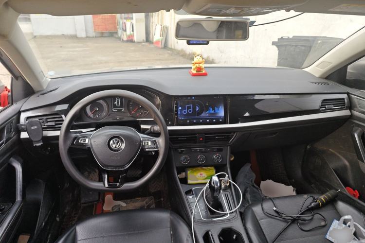 Used Volkswagen Lavida 2018 1.5L Automatic Comfort Edition China V Standard Center Console