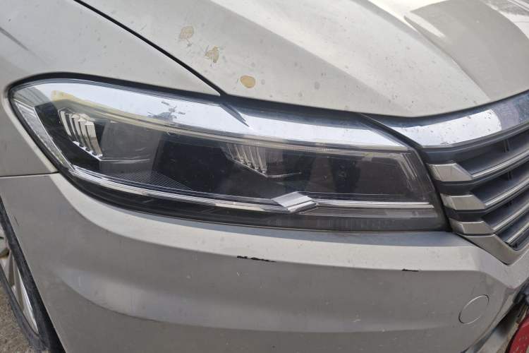 Used Volkswagen Lavida 2018 1.5L Automatic Comfort Edition China V Standard Right Front Headlight