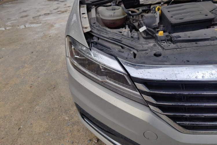 Used Volkswagen Lavida 2018 1.5L Automatic Comfort Edition China V Standard Right Front Headlight