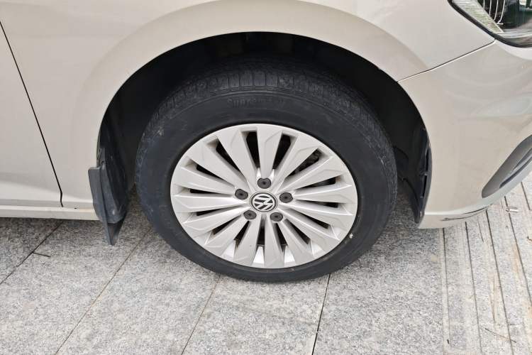 Used Volkswagen Lavida 2018 280TSI DSG Comfort Edition China V Standard Right Front Wheel Hub