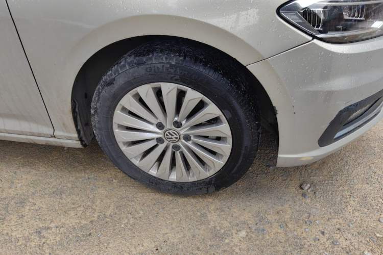 Used Volkswagen Lavida 2018 1.5L Automatic Comfort Edition China V Standard Right Front Wheel Hub