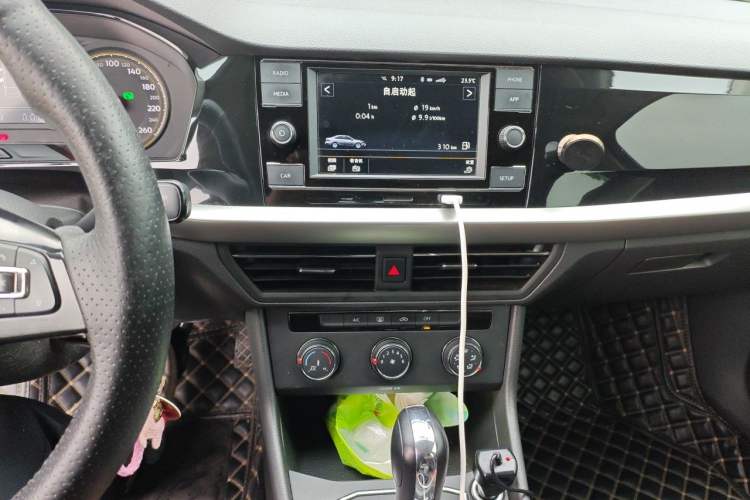 Used Volkswagen Lavida 2018 1.5L Automatic Comfort Edition China V Standard Audio And AC Panel