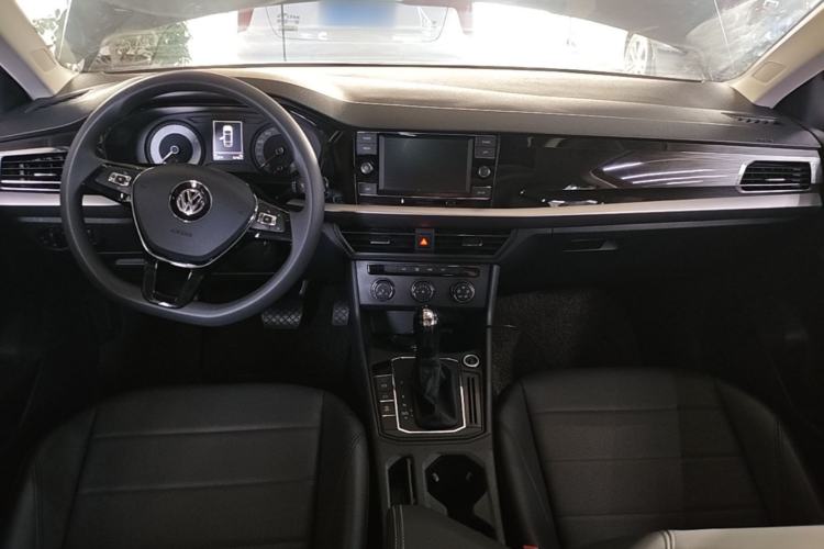 Used Volkswagen Lavida 2018 1.5L Automatic Comfort Edition China V Standard Center Console