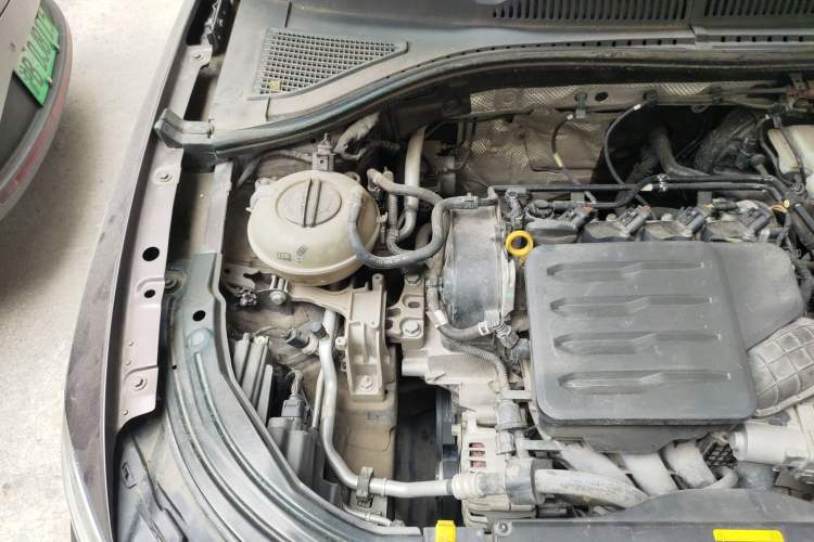 Used Volkswagen Lavida 2018 1.5L Manual Fashion Edition China V Standard Engine Bay Right