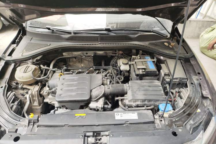 Used Volkswagen Lavida 2018 1.5L Manual Fashion Edition China V Standard Engine Bay