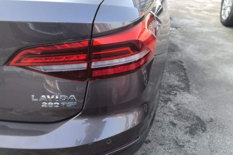 Used Volkswagen Lavida 2018 280TSI DSG Luxury Edition China V Standard Exterior 3