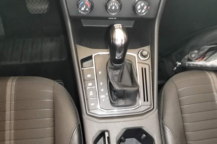 Used Volkswagen Lavida 2018 280TSI DSG Comfort Edition China V Standard Gear Lever