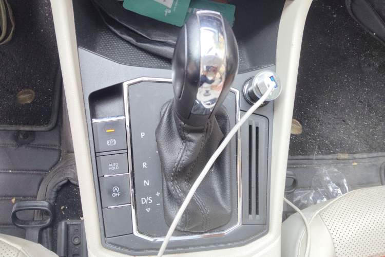 Used Volkswagen Lavida 2018 1.5L Automatic Comfort Edition China V Standard Gear Lever
