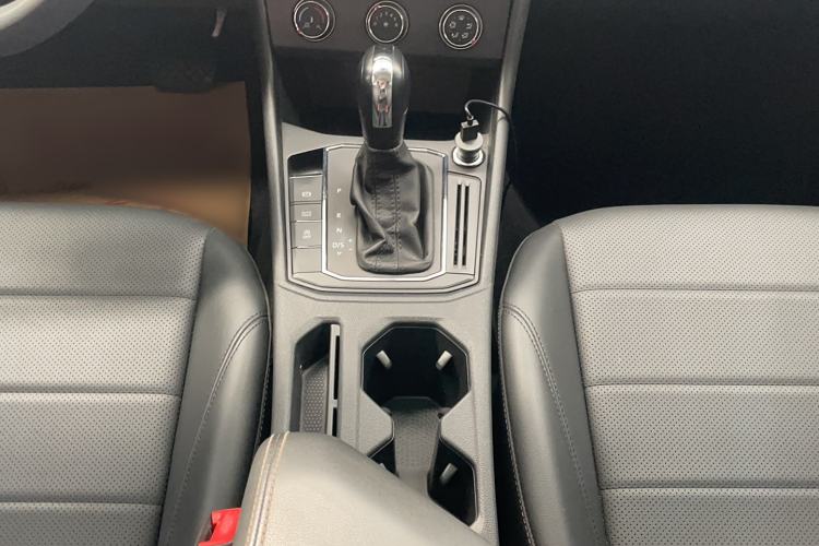 Used Volkswagen Lavida 2018 1.5L Automatic Comfort Edition China V Standard Interior 4