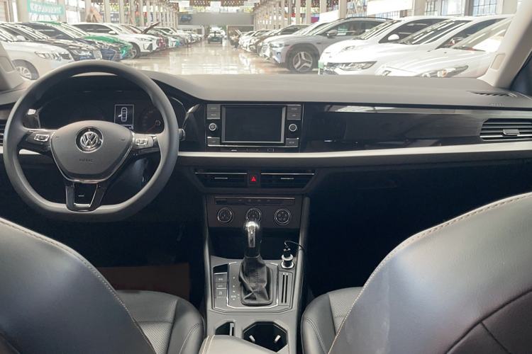 Used Volkswagen Lavida 2018 1.5L Automatic Comfort Edition China V Standard Interior 5