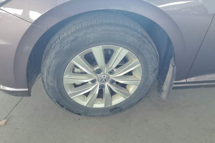 Used Volkswagen Lavida 2018 1.5L Automatic Fashion Edition China V Standard Left Front Wheel Hub
