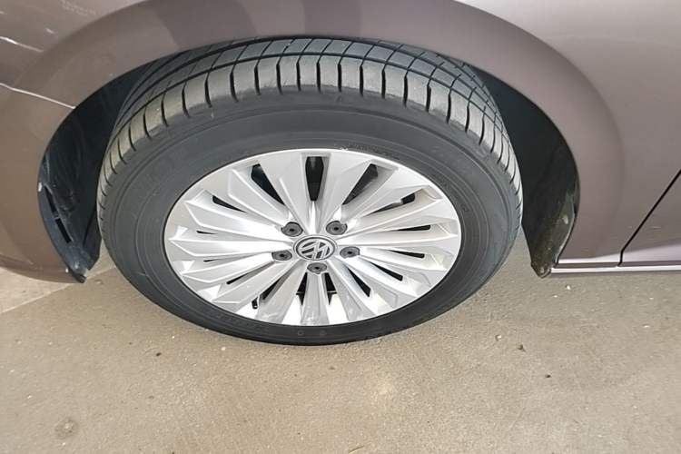 Used Volkswagen Lavida 2018 280TSI DSG Comfort Edition China V Standard Left Front Wheel Hub