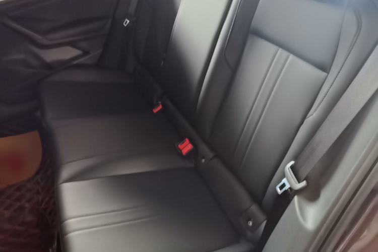 Used Volkswagen Lavida 2018 1.5L Automatic Fashion Edition China V Standard Left Rear Seat
