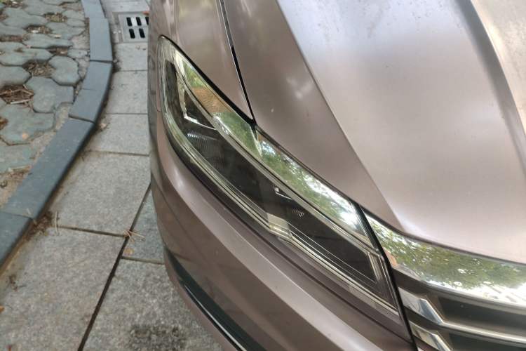 Used Volkswagen Lavida 2018 1.5L Automatic Comfort Edition China V Standard Right Front Headlight