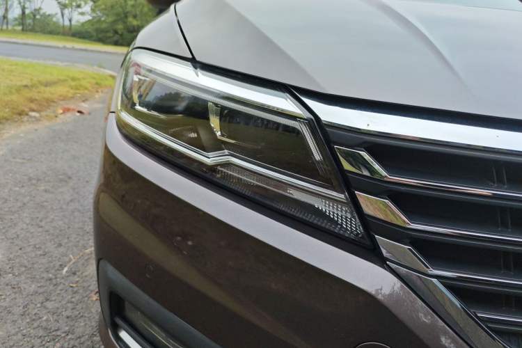 Used Volkswagen Lavida 2018 1.5L Automatic Comfort Edition China V Standard Right Front Headlight