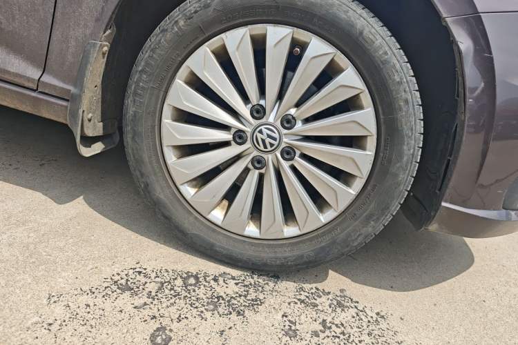 Used Volkswagen Lavida 2018 280TSI DSG Comfort Edition China V Standard Right Front Wheel Hub