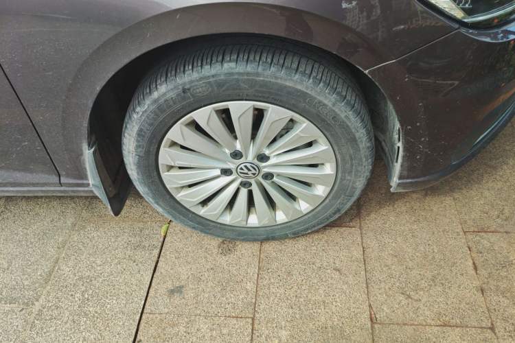 Used Volkswagen Lavida 2018 280TSI DSG Comfort Edition China V Standard Right Front Wheel Hub