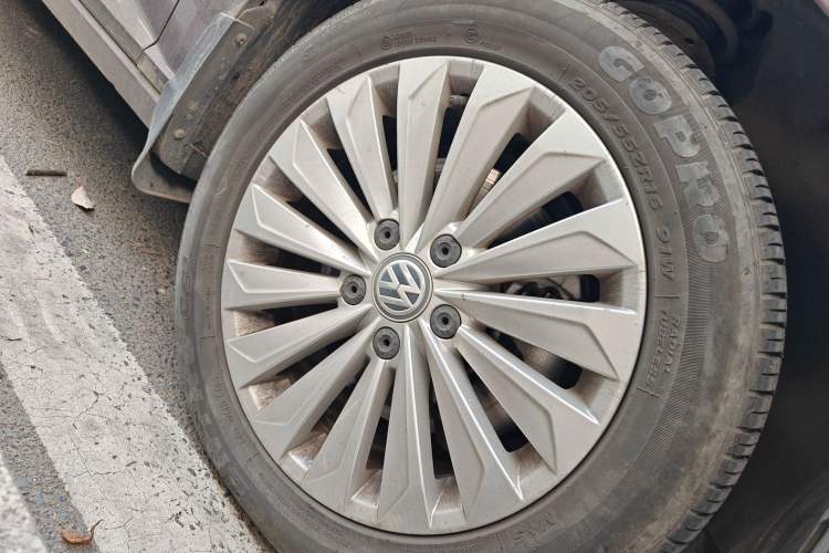 Used Volkswagen Lavida 2018 280TSI DSG Comfort Edition China V Standard Right Front Wheel Hub