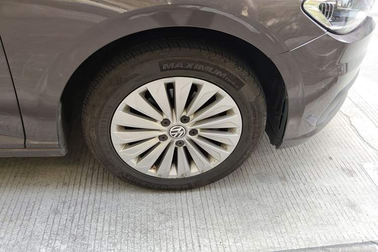 Used Volkswagen Lavida 2018 1.5L Automatic Comfort Edition China V Standard Right Front Wheel Hub