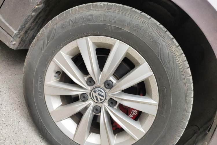 Used Volkswagen Lavida 2018 1.5L Manual Fashion Edition China V Standard Right Front Wheel Hub
