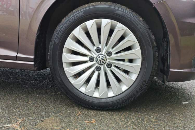Used Volkswagen Lavida 2018 1.5L Automatic Comfort Edition China V Standard Right Front Wheel Hub