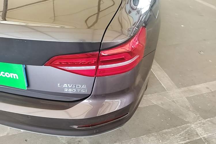 Used Volkswagen Lavida 2018 280TSI DSG Comfort Edition China V Standard Right Rear Taillight