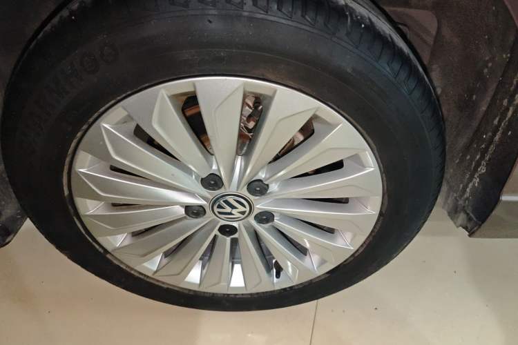 Used Volkswagen Lavida 2018 280TSI DSG Comfort Edition China V Standard Right Rear Wheel Hub