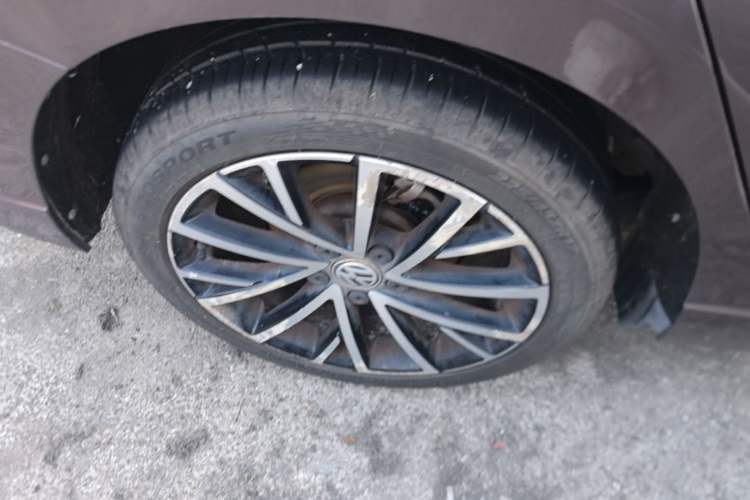 Used Volkswagen Lavida 2018 280TSI DSG Luxury Edition China V Standard Right Rear Wheel Hub