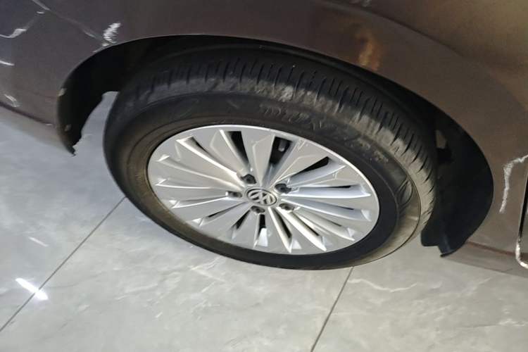 Used Volkswagen Lavida 2018 1.5L Automatic Comfort Edition China V Standard Right Rear Wheel Hub