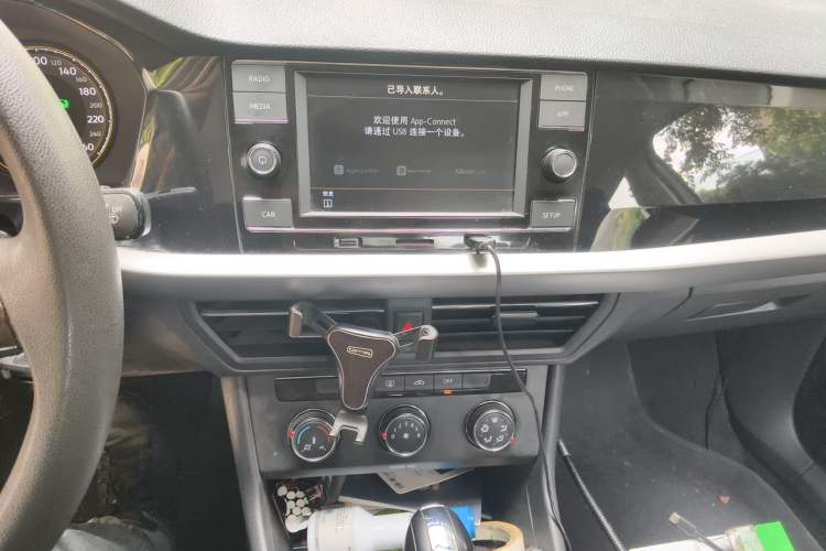 Used Volkswagen Lavida 2018 1.5L Automatic Comfort Edition China V Standard Audio And AC Panel