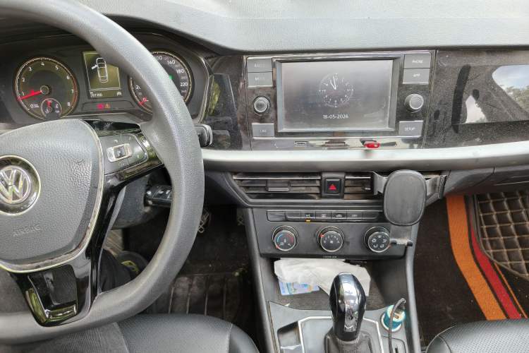 Used Volkswagen Lavida 2018 1.5L Automatic Comfort Edition China V Standard Audio And AC Panel