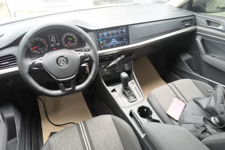 Used Volkswagen Lavida 2018 1.5L Automatic Fashion Edition China V Standard Audio And AC Panel