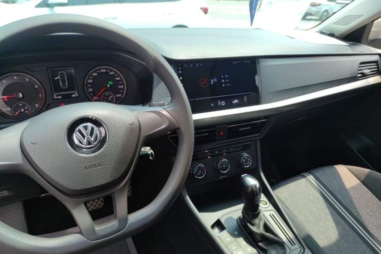 Used Volkswagen Lavida 2018 1.5L Automatic Fashion Edition China V Standard Audio And AC Panel