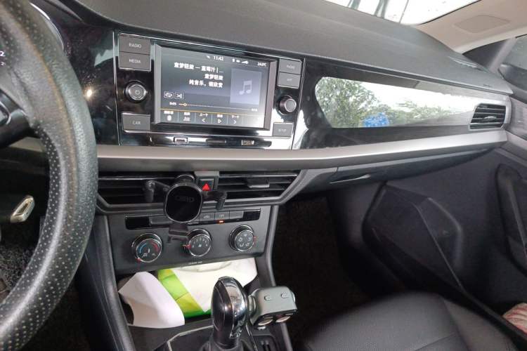Used Volkswagen Lavida 2018 1.5L Automatic Comfort Edition China V Standard Audio And AC Panel