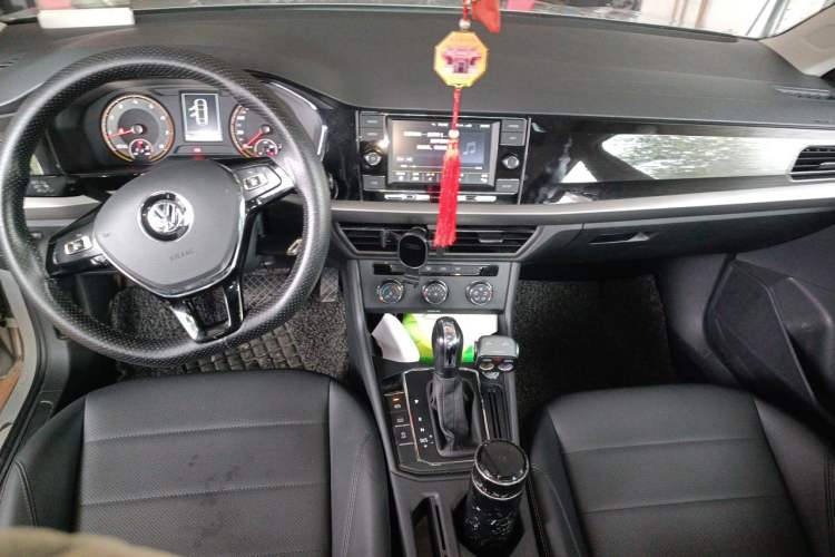 Used Volkswagen Lavida 2018 1.5L Automatic Comfort Edition China V Standard Center Console