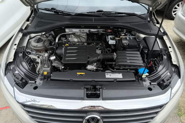 Used Volkswagen Lavida 2018 1.5L Automatic Fashion Edition China V Standard Engine Bay