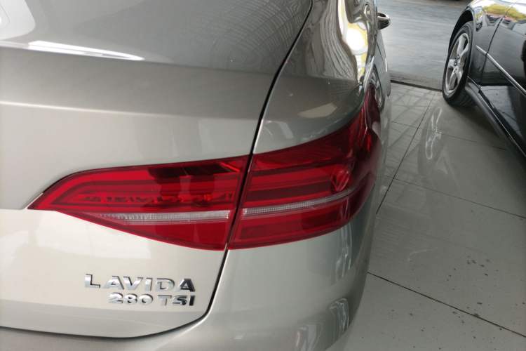 Used Volkswagen Lavida 2018 280TSI DSG Comfort Edition China V Standard Exterior 3
