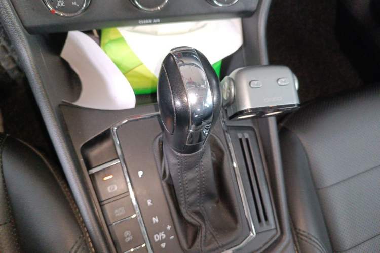 Used Volkswagen Lavida 2018 1.5L Automatic Comfort Edition China V Standard Gear Lever