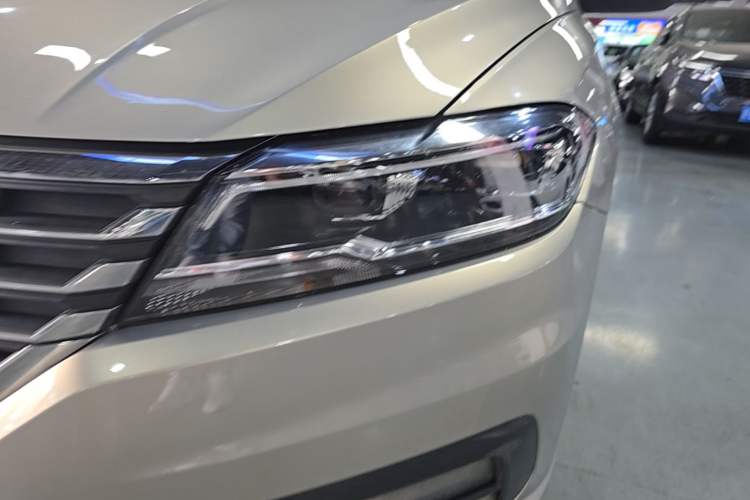 Used Volkswagen Lavida 2018 1.5L Automatic Comfort Edition China V Standard Left Front Headlight