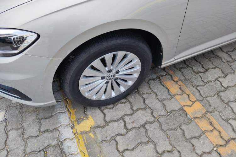 Used Volkswagen Lavida 2018 280TSI DSG Comfort Edition China V Standard Left Front Wheel Hub
