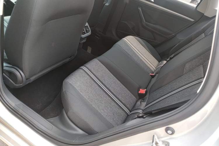 Used Volkswagen Lavida 2018 1.5L Automatic Fashion Edition China V Standard Left Rear Seat