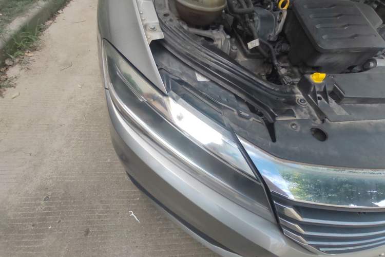 Used Volkswagen Lavida 2018 1.5L Automatic Fashion Edition China V Standard Right Front Headlight
