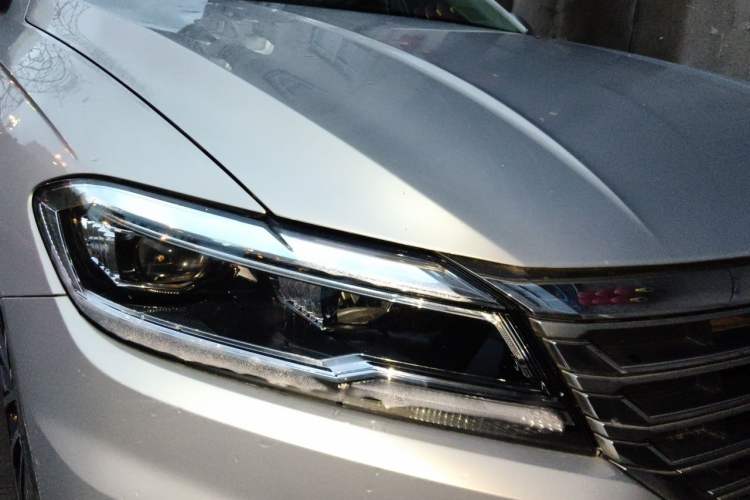 Used Volkswagen Lavida 2018 280TSI DSG Luxury Edition China V Standard Right Front Headlight