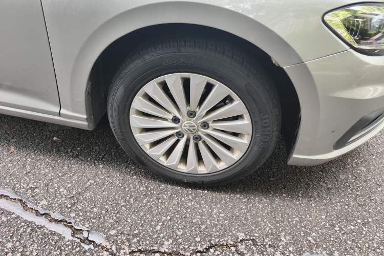 Used Volkswagen Lavida 2018 1.5L Automatic Comfort Edition China V Standard Right Front Wheel Hub